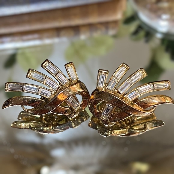Crown Trifari Alfred Philippe Rhinestone Earrings Baguette Channel Setting Gold - Picture 10 of 11